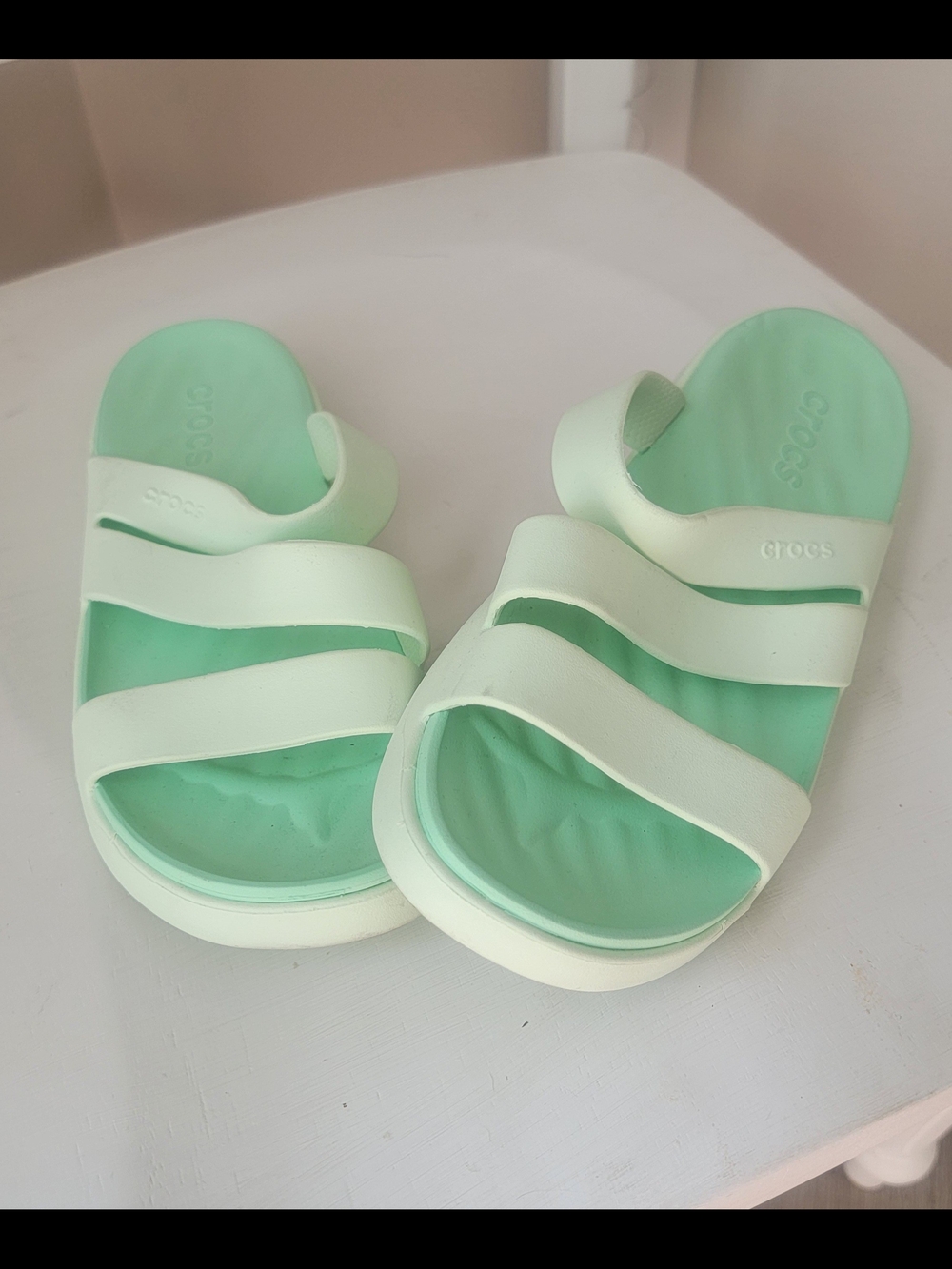 CROCS Mint Green Triple-Strap Slide Sandals Size 7